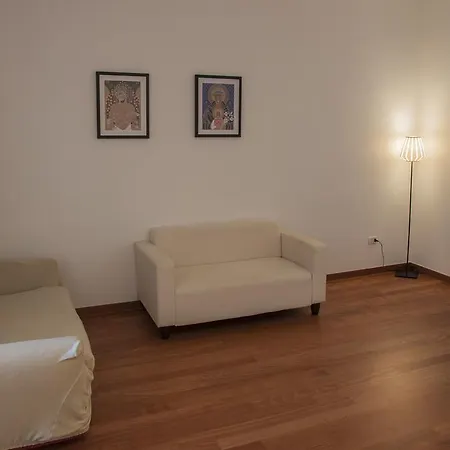 Manzoni House *